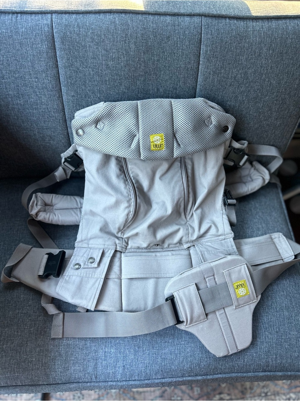 6-in-1 Lille Baby All Seasons Carrier